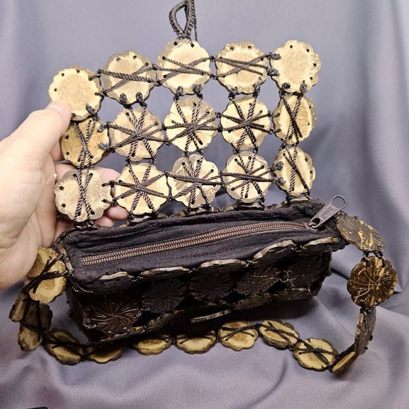 Small Coconut Shell Handbag Vintage (90s) - purchased in Hawaii - 8"Lx4"W - Picture 7 of 11